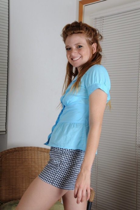 Amateur sweetie Tabitha doffs her clothes and plays with her bushy clam